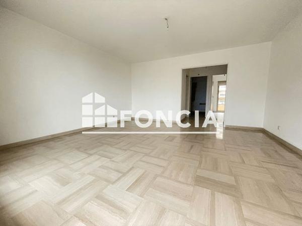 Location Appartement 2 pièces 48 m² - 181 VOIE JULIA ENTREE 9 Mougins 06250