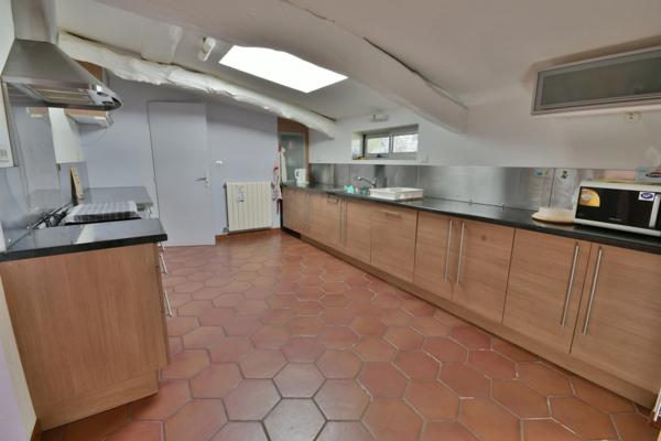 Dpt Charente Maritime (17), à vendre proche de SAINT SAVINIEN maison P8 de 290 m² - Terrain de 14 750,00 m²