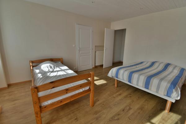 Dpt Charente Maritime (17), à vendre proche de SAINT SAVINIEN maison P8 de 290 m² - Terrain de 14 750,00 m²