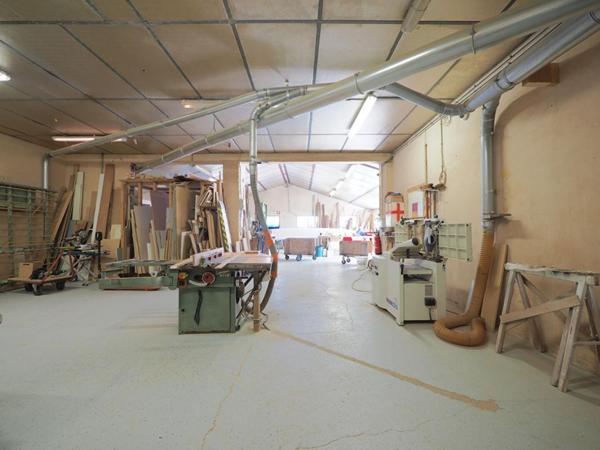 Ateliers et bureau