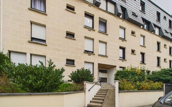 Appartement à vendre    2 pièces •  Reims