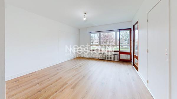 A louer à LONGJUMEAU, appartement de 4 pièces avec 3 chambres, loggia et box en sous-sol