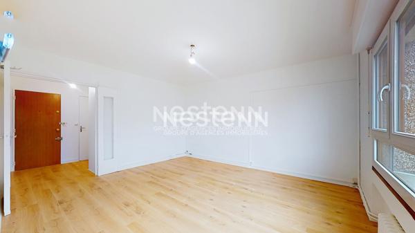 A louer à LONGJUMEAU, appartement de 4 pièces avec 3 chambres, loggia et box en sous-sol
