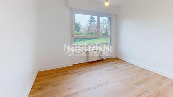 A louer à LONGJUMEAU, appartement de 4 pièces avec 3 chambres, loggia et box en sous-sol