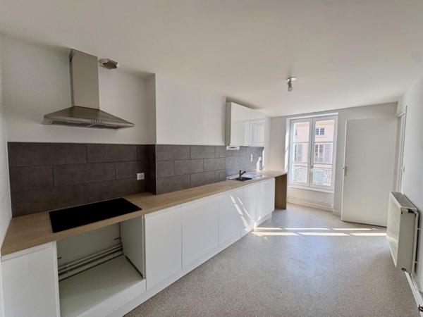 APPARTEMENT T2 A LOUER A ROANNE - CENTRE VILLE