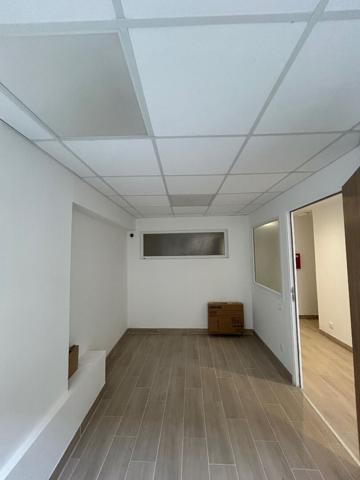 "LOCAL COMMERCIAL 3 PIECES 98M2"