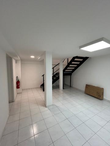 "LOCAL COMMERCIAL 3 PIECES 98M2"