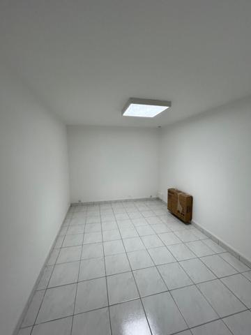 "LOCAL COMMERCIAL 3 PIECES 98M2"