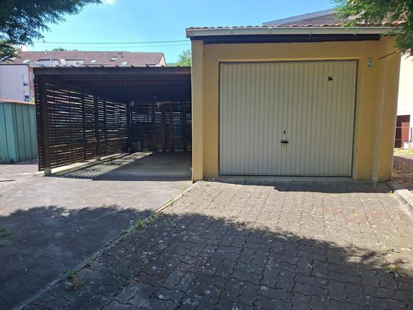 jolie maison et son très beau jardin!