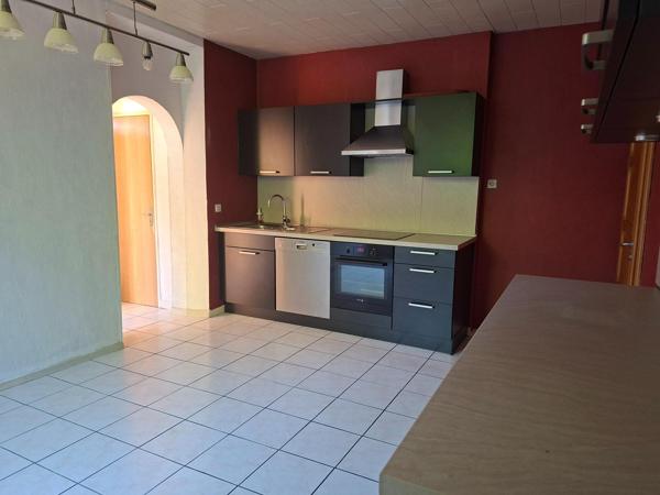 jolie maison et son très beau jardin!