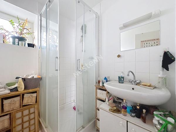 Maison A VENDRE, bourg de Saint Sauveur de Landemont, 2 chambres, locataire en place