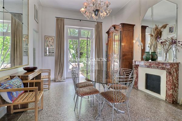 A vendre - Arles, quartier Chabourlet, maison de ville avec jardin intime piscine et garage.