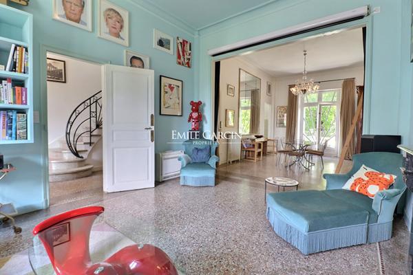 A vendre - Arles, quartier Chabourlet, maison de ville avec jardin intime piscine et garage.