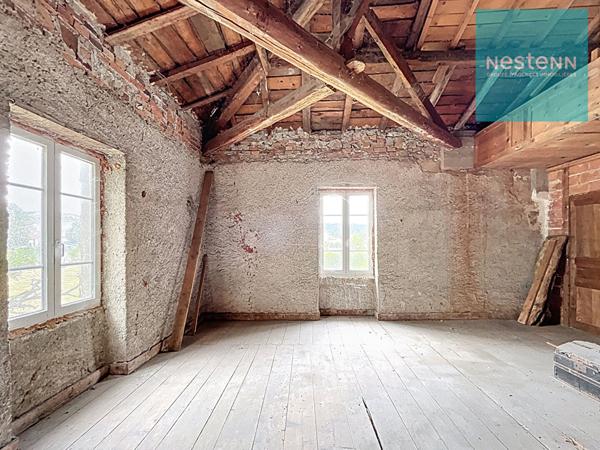 Maison d'environ 300 m² avec beaucoup de potentiel - 42130 Leigneux - 14 500 m² terrain