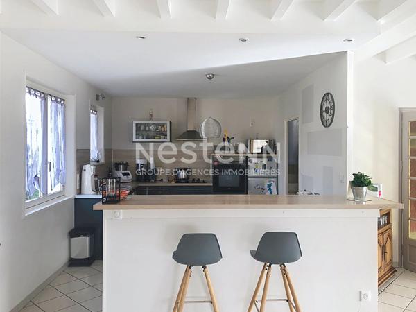SOUS COMPROMIS, Maison de 155 m² environ avec garage, terrasse et terrain clos à Grazac
