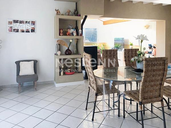 SOUS COMPROMIS, Maison de 155 m² environ avec garage, terrasse et terrain clos à Grazac