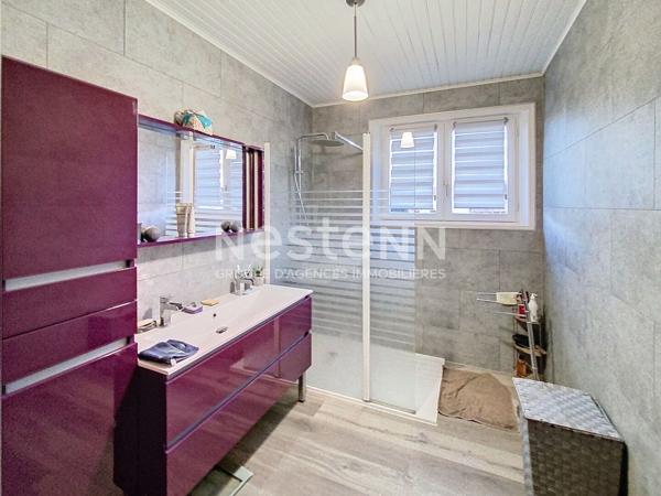 SOUS COMPROMIS, Maison de 155 m² environ avec garage, terrasse et terrain clos à Grazac