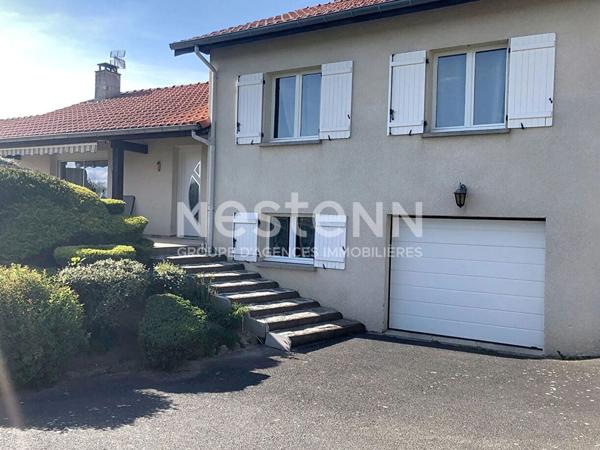 SOUS COMPROMIS, Maison de 155 m² environ avec garage, terrasse et terrain clos à Grazac