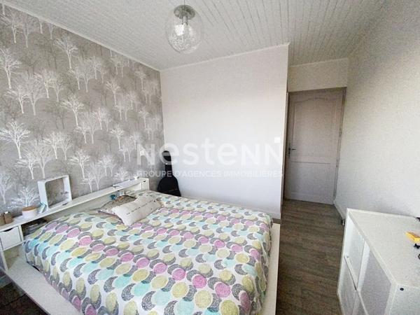 SOUS COMPROMIS, Maison de 155 m² environ avec garage, terrasse et terrain clos à Grazac