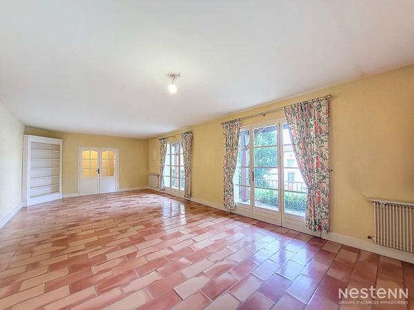 A Vendre Maison d'habitation de 226 m² avec terrasse, garage et jardin à Condom