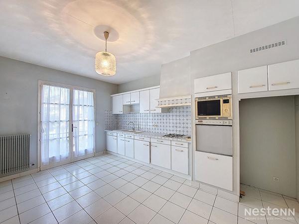 A Vendre Maison d'habitation de 226 m² avec terrasse, garage et jardin à Condom