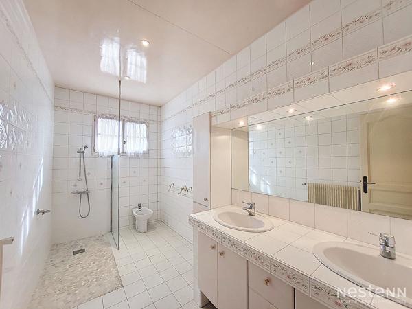 A Vendre Maison d'habitation de 226 m² avec terrasse, garage et jardin à Condom