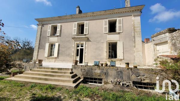 Demeure 11 pièces de 357 m² à Auzay (85200)