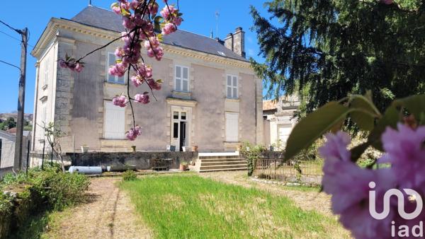 Demeure 11 pièces de 357 m² à Auzay (85200)
