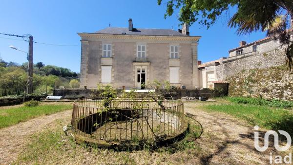 Demeure 11 pièces de 357 m² à Auzay (85200)