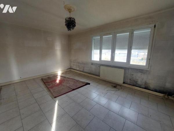 A VENDRE- MAISON -COSSE LE VIVIEN