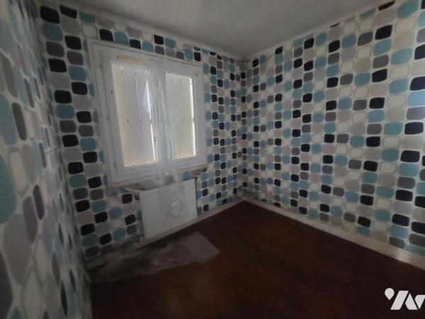 A VENDRE- MAISON -COSSE LE VIVIEN