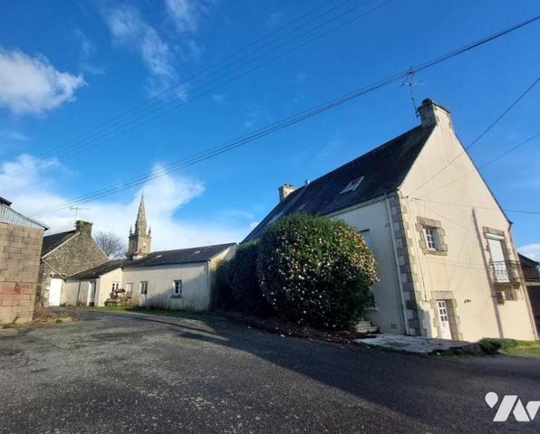 PLUMELIAU (56) Maison + Local en centre ville