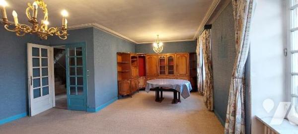 PLUMELIAU (56) Maison + Local en centre ville