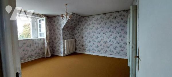 PLUMELIAU (56) Maison + Local en centre ville