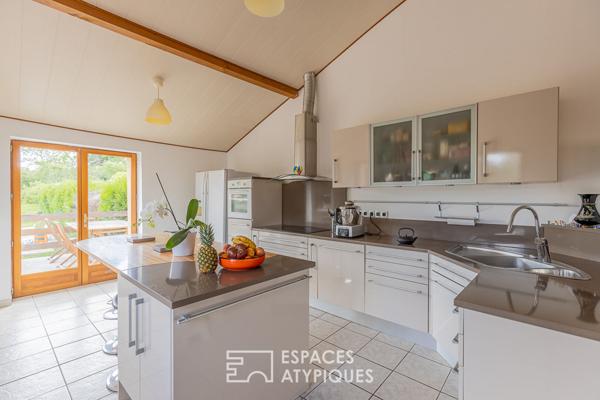 Maison avec appartement indépendant et piscine dans un écrin de verdure