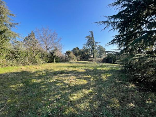 Terrain à bâtir Pollionnay 474 m2 avec maison de 125 m², 4 ch, dont 1 de plain-pied