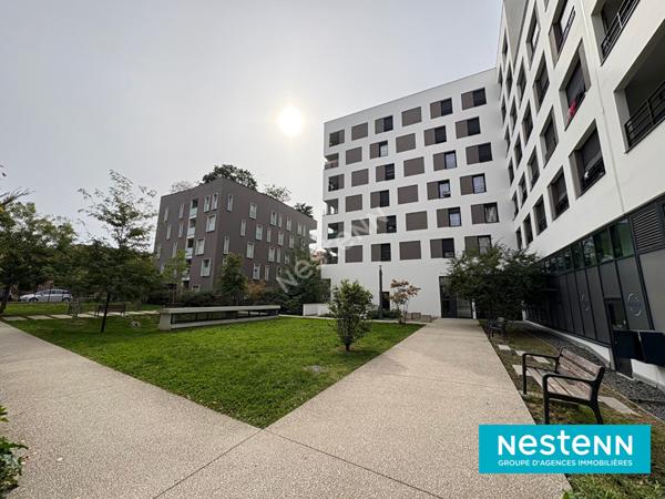 Appartement de type 4 de 85.75m² avec balcon et garage fermé situé sur le secteur de Villeurbanne La Soie.