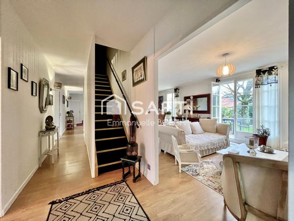 Maison plain-pied 5 chambres, grand garage, jardin clos