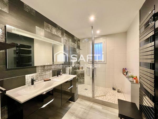 Maison plain-pied 5 chambres, grand garage, jardin clos