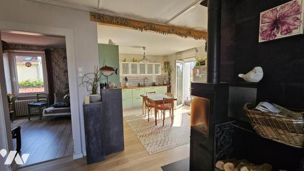 VALENTIGNEY, maison trois pièces entièrement rénovée sur 6a 63ca de terrain