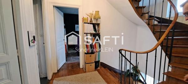 Maison de ville, 173 m², 9 pièces avec jardin, garage et dépendance