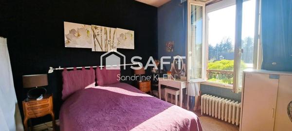 Maison de ville, 173 m², 9 pièces avec jardin, garage et dépendance