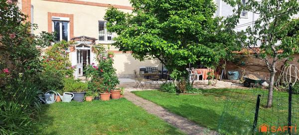 Maison de ville, 173 m², 9 pièces avec jardin, garage et dépendance