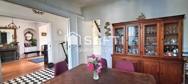 Maison de ville, 173 m², 9 pièces avec jardin, garage et dépendance