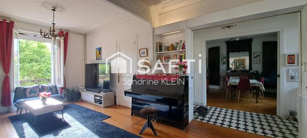 Maison de ville, 173 m², 9 pièces avec jardin, garage et dépendance