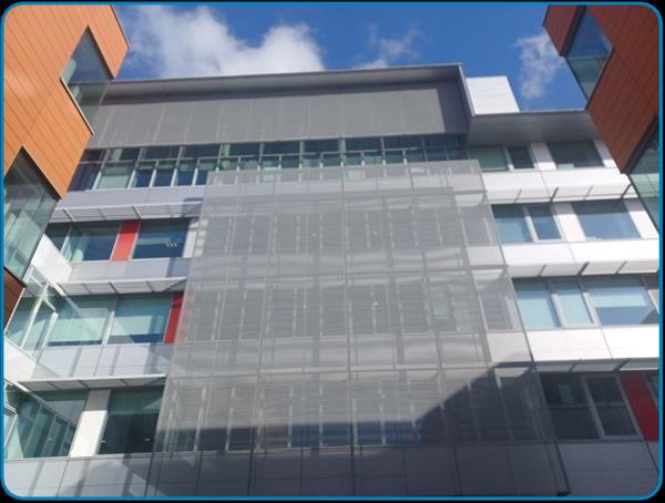 À VENDRE POUR INVESTISSEUR : Plateau de 712 m² de bureaux aménagés dans un immeuble récent à proximité de la gare de Châteaucreux