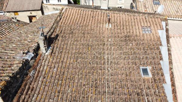 Maison T4 de 100m² avec cour de 30m², cave/atelier de 28m² et combles aménageables de 85m²