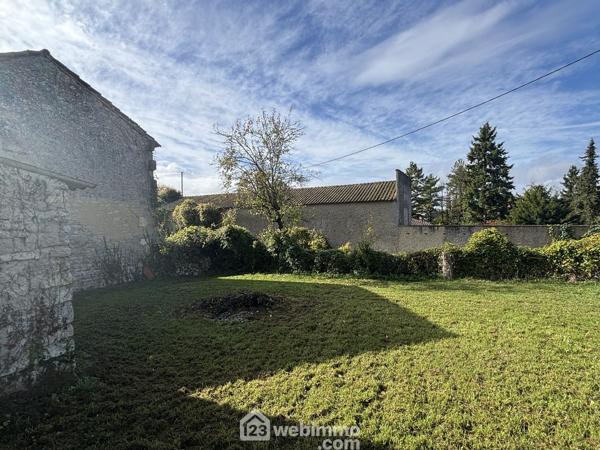 Terrain constructible 438 m² à Montamisé 86360