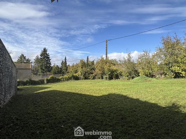 Terrain constructible 438 m² à Montamisé 86360