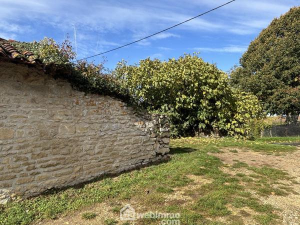 Terrain constructible 438 m² à Montamisé 86360